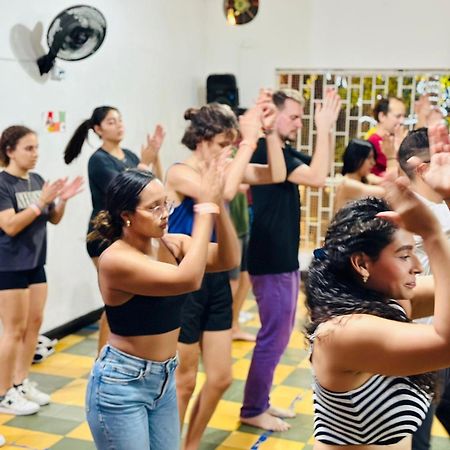 Havana Hostel Cali & Dance School Bagian luar foto