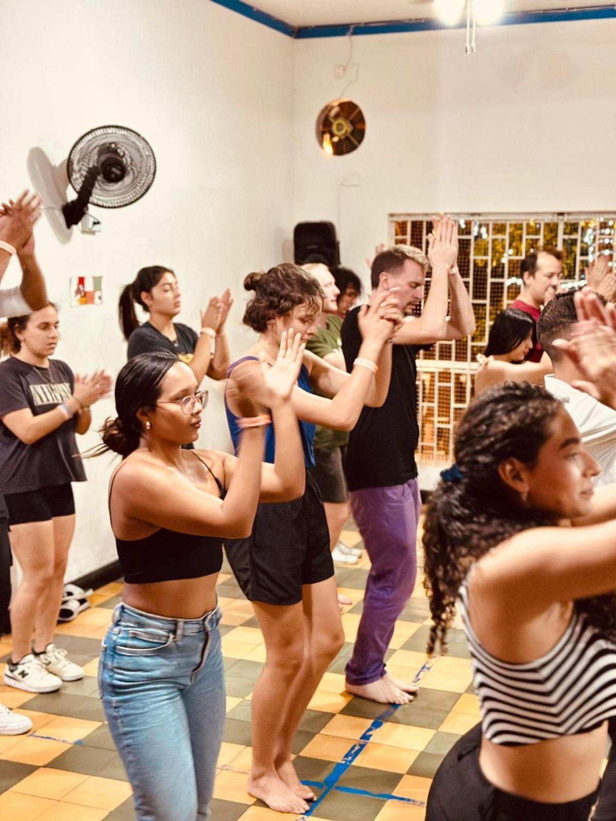 Havana Hostel Cali & Dance School Bagian luar foto