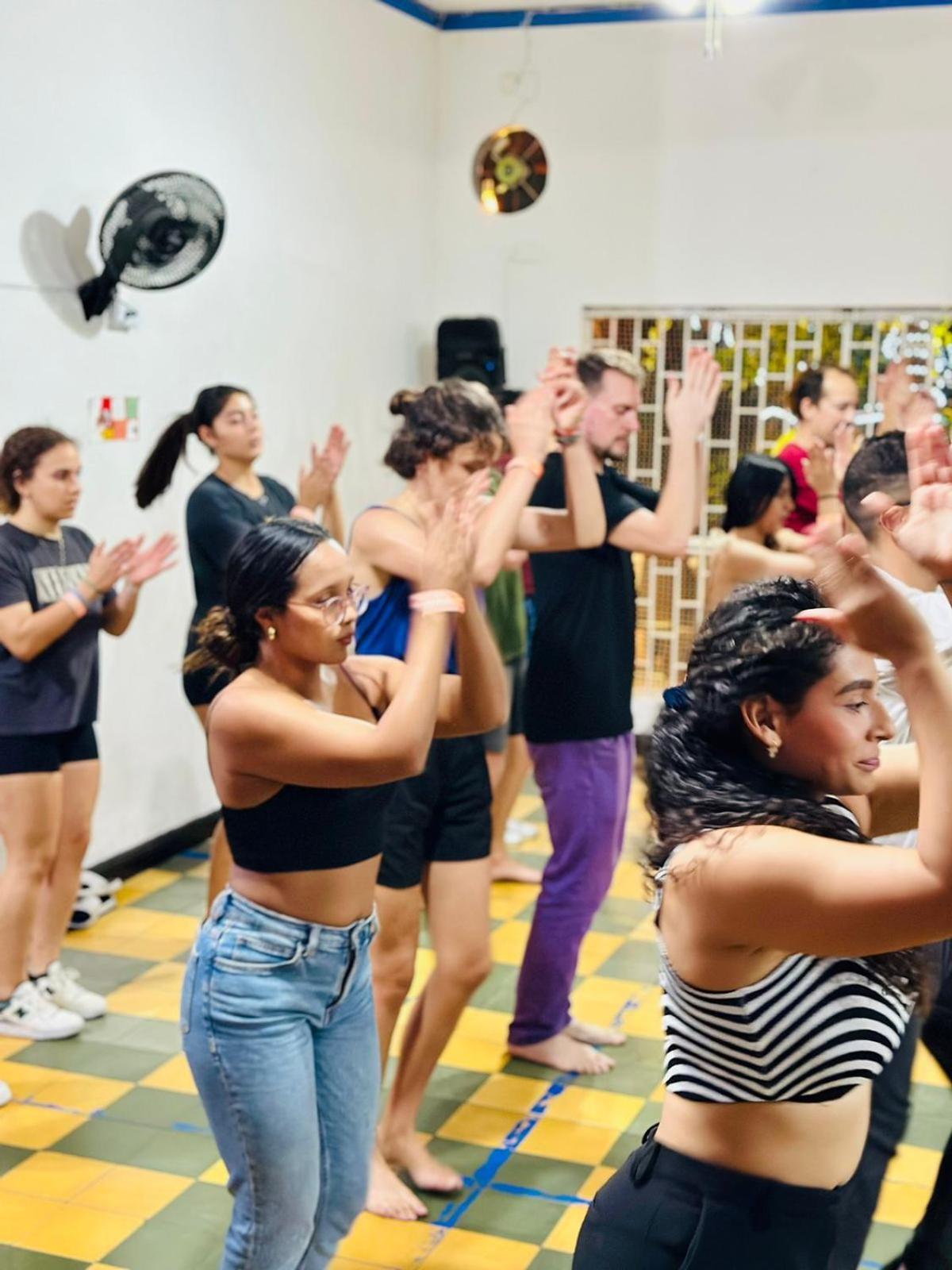 Havana Hostel Cali & Dance School Bagian luar foto